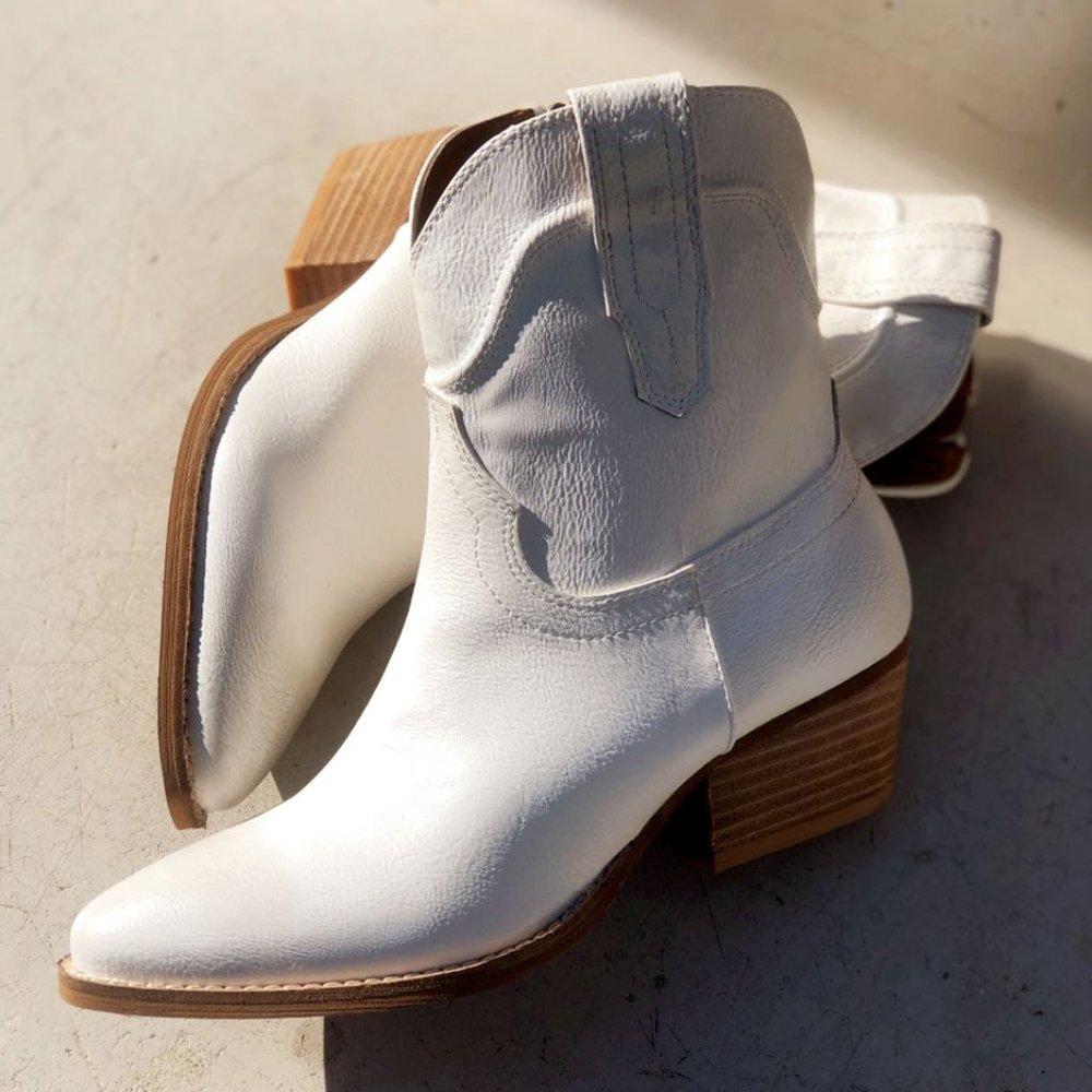 NEW Distressed Pointy Toe Stack Block Heel Western Ankle Booties Boots Off White - Picture 9 of 11